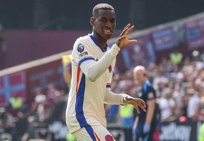  切尔西逆转埃弗顿，帕尔默替补双响  